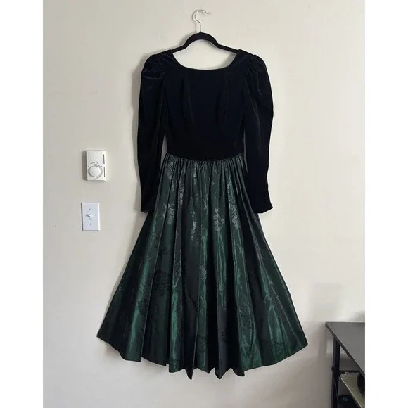 Laura Ashley | Dresses | Vintage 8s Laura Ashley Dress Velvet Taffeta Size  6 Small Green Black Floral | Poshmark